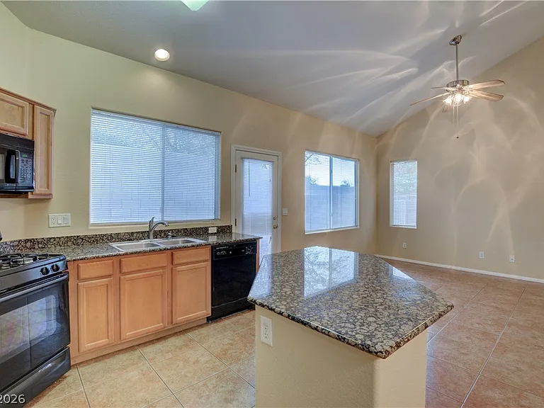 9540 Gibbon Ave — Photo 16