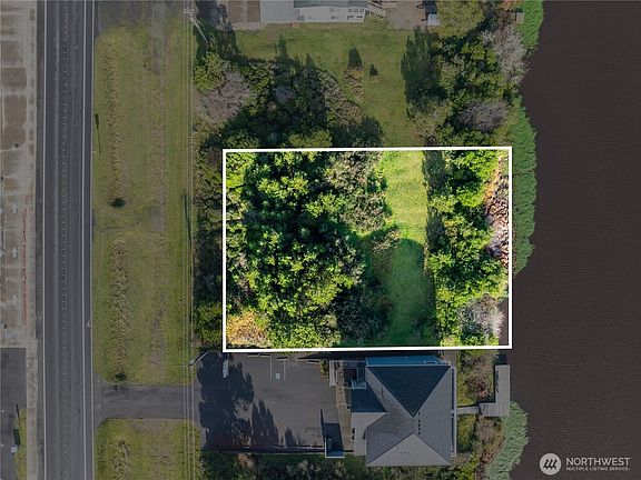 5th image of 564 & 568 Point Brown Avenue NE