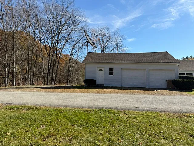 3 bed, 1.5 bath, 1795 sqft, $2,900 — Photo 4