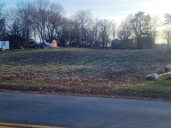 94 Hampson St, Dracut, MA 01826