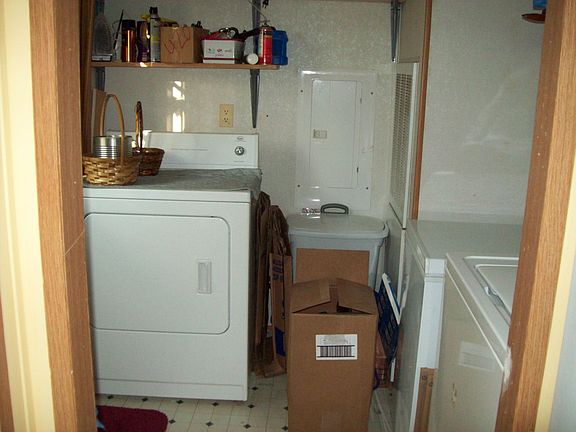5th image of 156 Thorne Ln