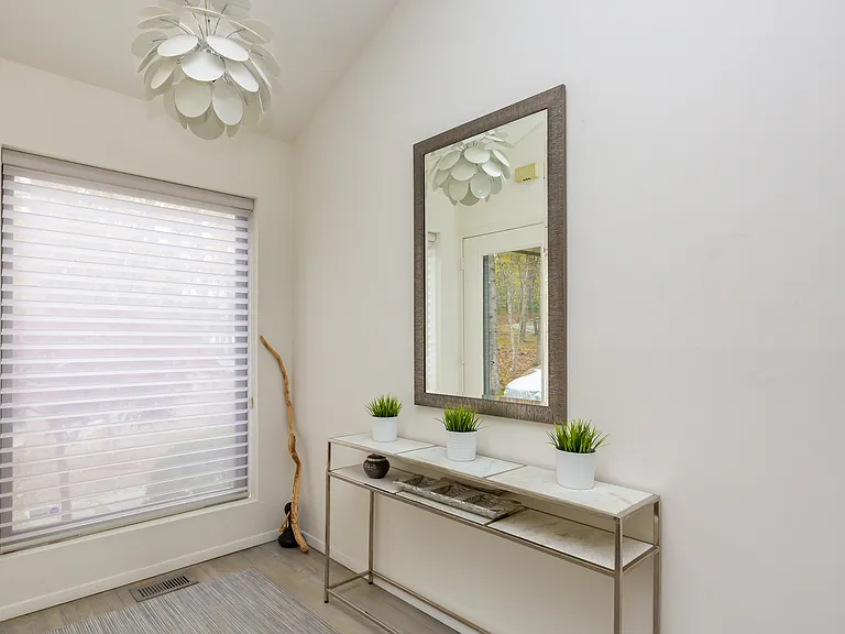 15 Jonathan Dr — Photo 22