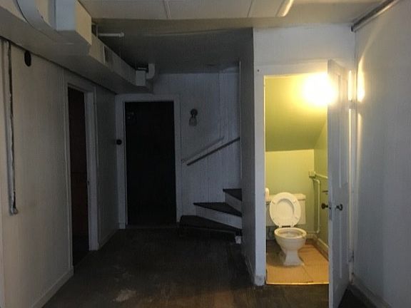 5th image of 569 E Gansevoort St
