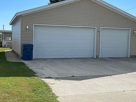 5th image of 10936 W Shore Dr