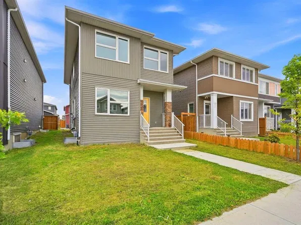 234 Chelsea Heath, Chestermere, AB T1X 2N5