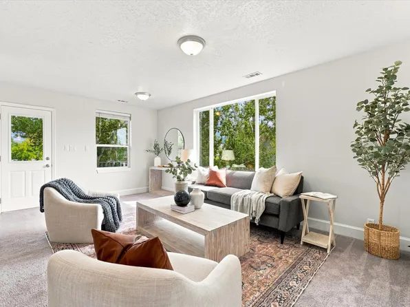 5954 W Canterbury Park Cir, Highland, UT 84003