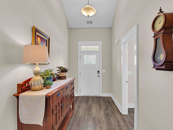 3rd image of 621 Longfellow Way