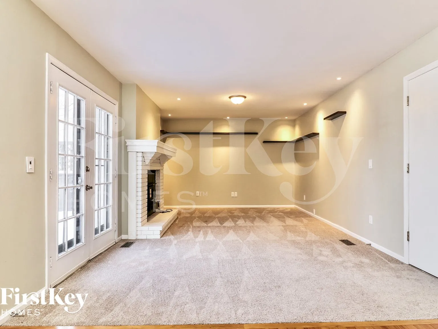 4 bed, 3.5 bath, 2516 sqft, $3,110 — Photo 4