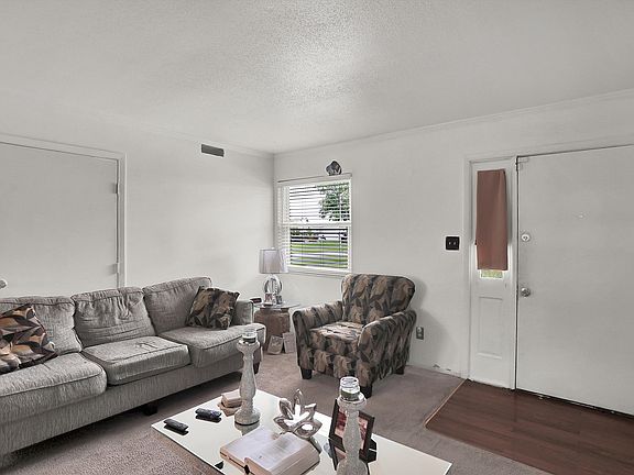 5th image of 10071 Penrith Dr