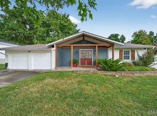 1309 Cave Springs Estate Dr, Saint Peters, MO 63376
