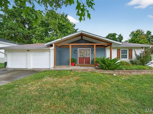 1309 Cave Springs Estate Dr, Saint Peters, MO 63376