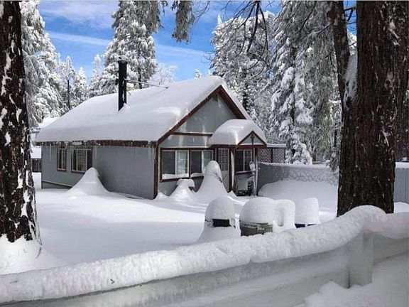 2nd image of 377 Hartman Cir