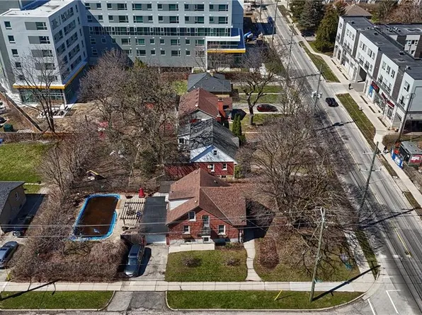 285 Albert St, Waterloo, ON N2L 3T9