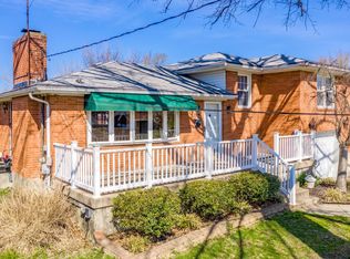 7910 Bluebonnet Rd, Louisville, KY 40258