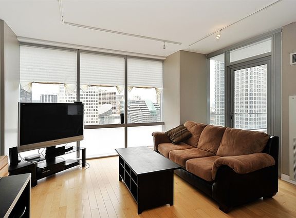 3rd image of 8 E Randolph St Unit 2507