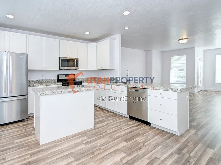 1790 W Dalmeny Way — Photo 10