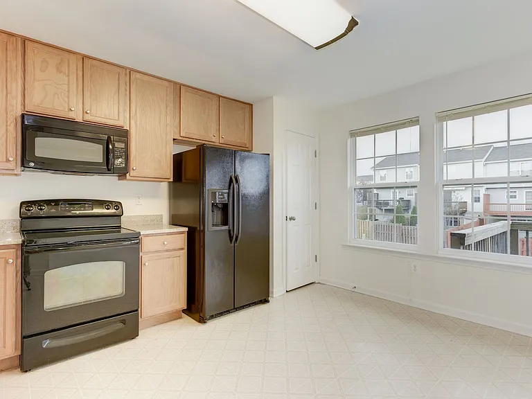 119 Monticello Sq — Photo 30
