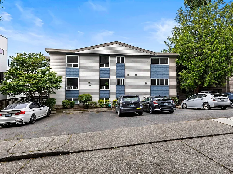 Queen Anne 9 — Photo 1