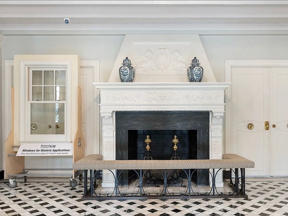 2nd image of 1411 Willow Ave #23