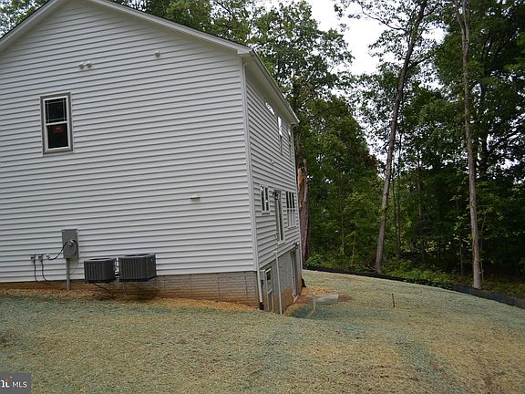 2nd image of 623 Walnut Dr