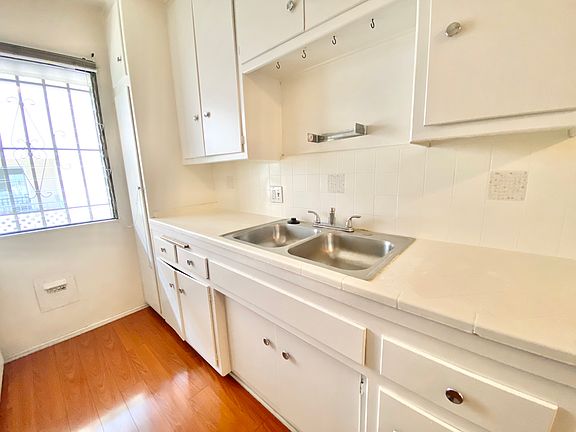 2nd image of 4707 Beverly Blvd #7