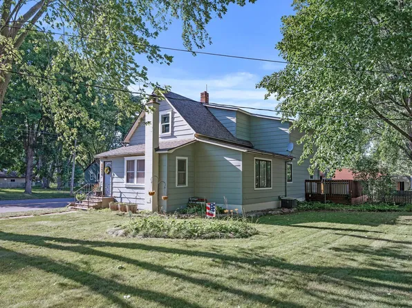 12920 N 2nd Ave, Lindstrom, MN 55045