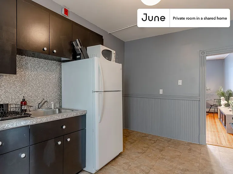 452 Hanover St #B — Photo 8