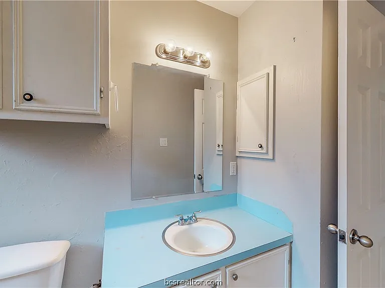 1107 Braeswood Dr — Photo 34