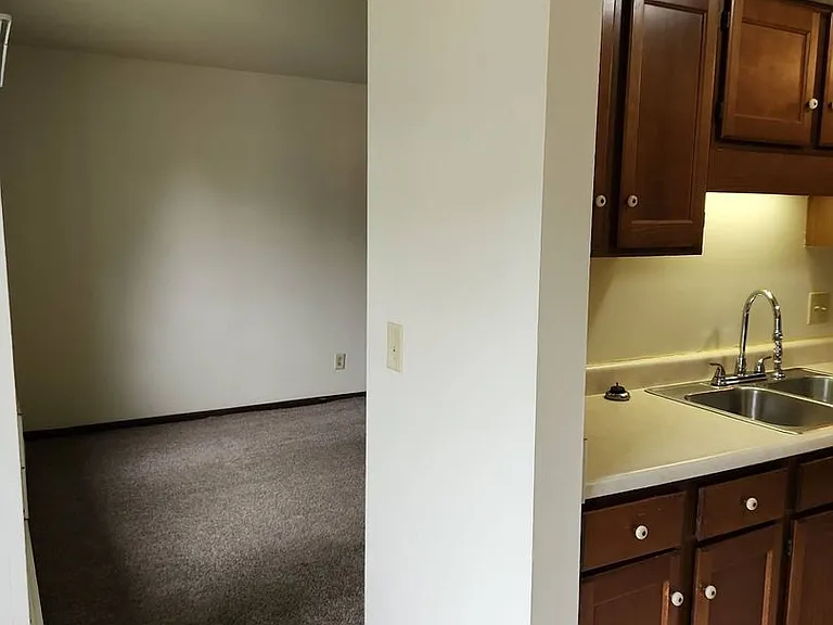 9823 Slee Rd — Photo 14