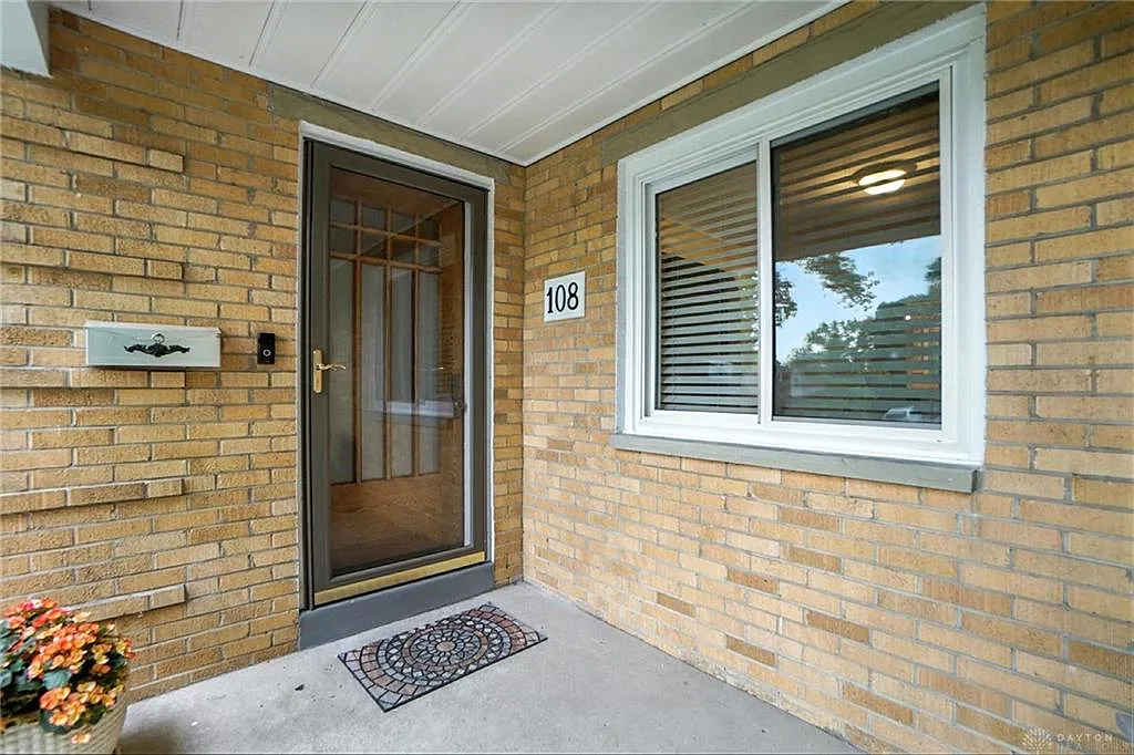 3 bed, 3.0 bath, 2860 sqft, $2,700 — Photo 4