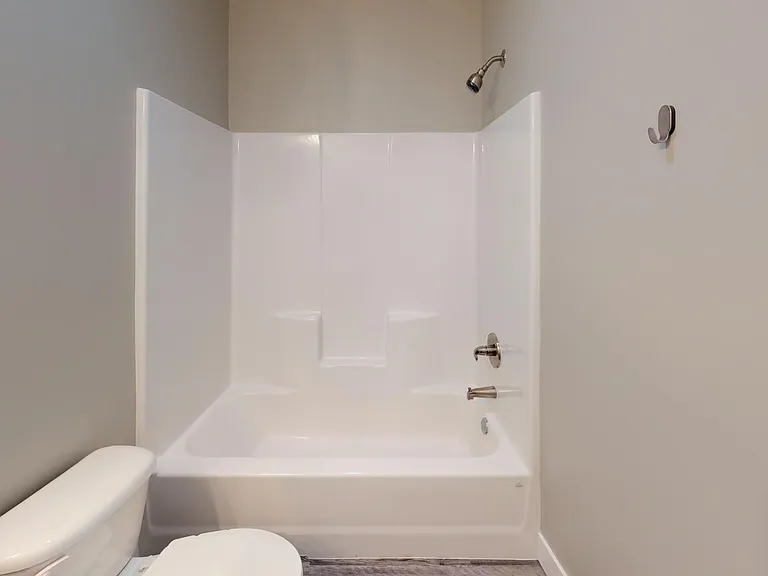 801 W Cedar St — Photo 25