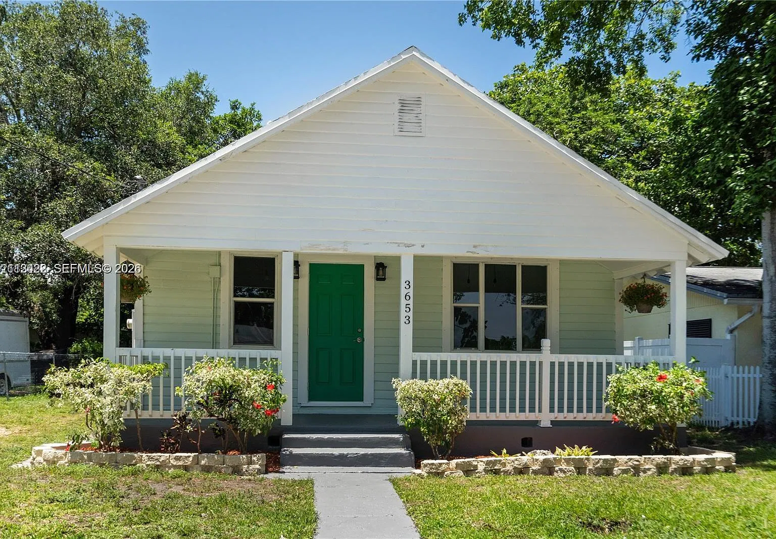 Frow Homestead — Photo 1