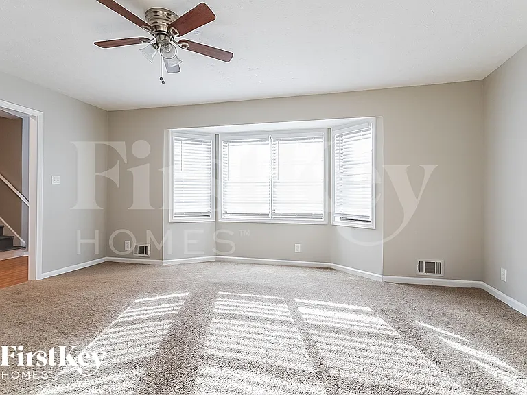 2047 Lake Ridge Ter — Photo 8