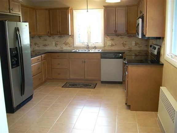New kitchen w'granite counters