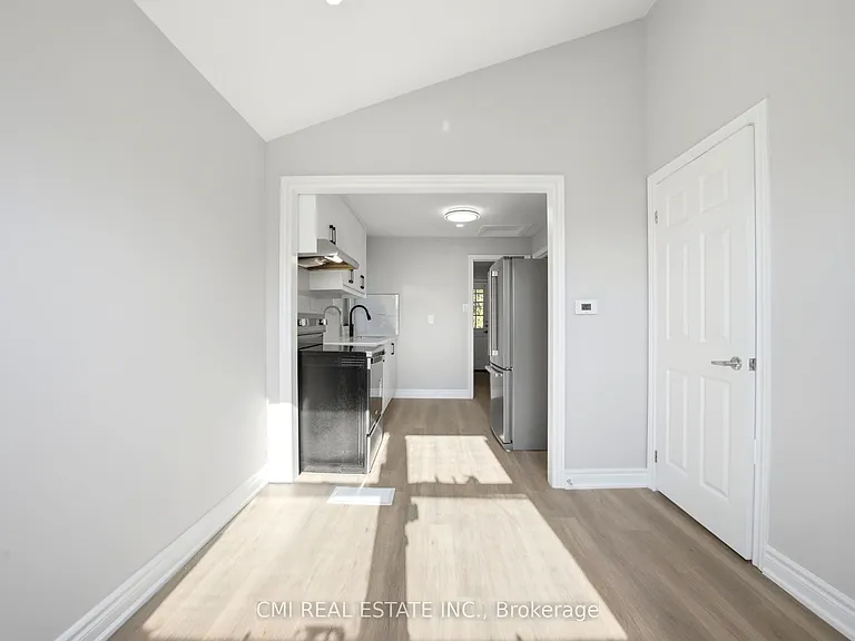 86 Adair Ave S — Photo 9