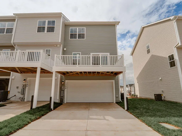 1350 Red Clover Ln — Photo 2
