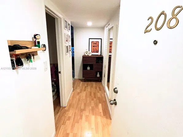 1020 Meridian Ave APT 208, Miami Beach, FL 33139