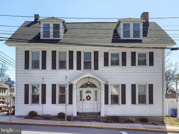 104 W Main St, Middletown, PA 17057