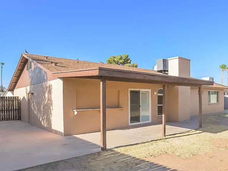 631 W Lindner Ave — Photo 15