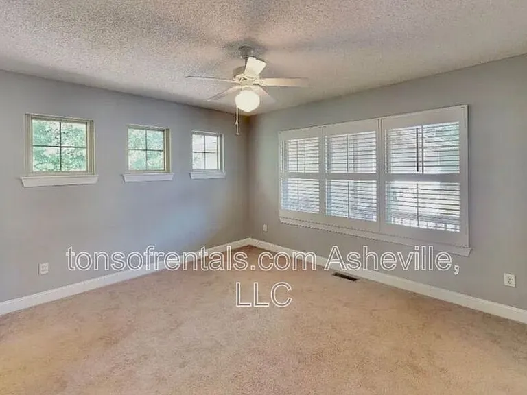 130 Downing Park Ct — Photo 7