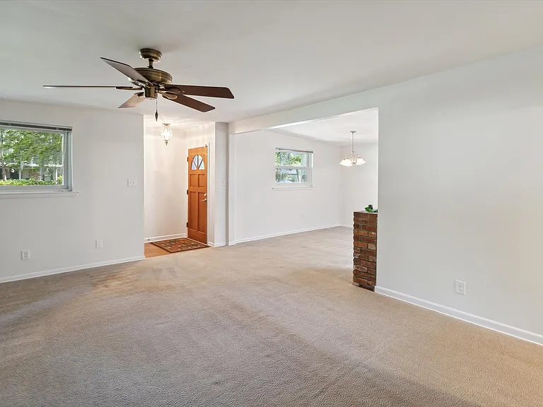 203 Tanglewood Rd — Photo 13