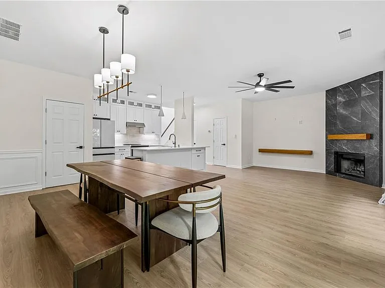 386 Creek Manor Way — Photo 17
