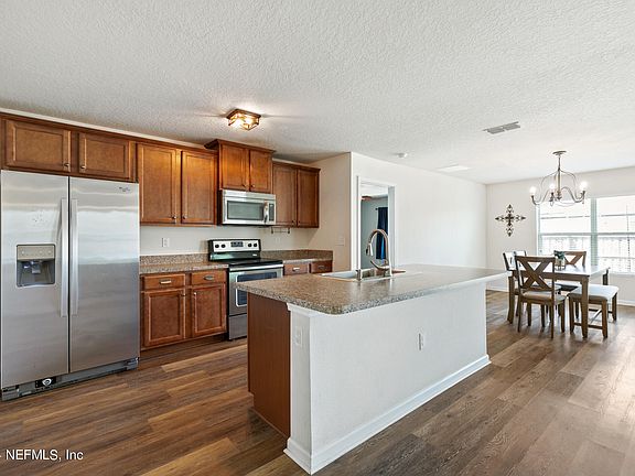 3rd image of 3644 SUMMIT OAKS Drive