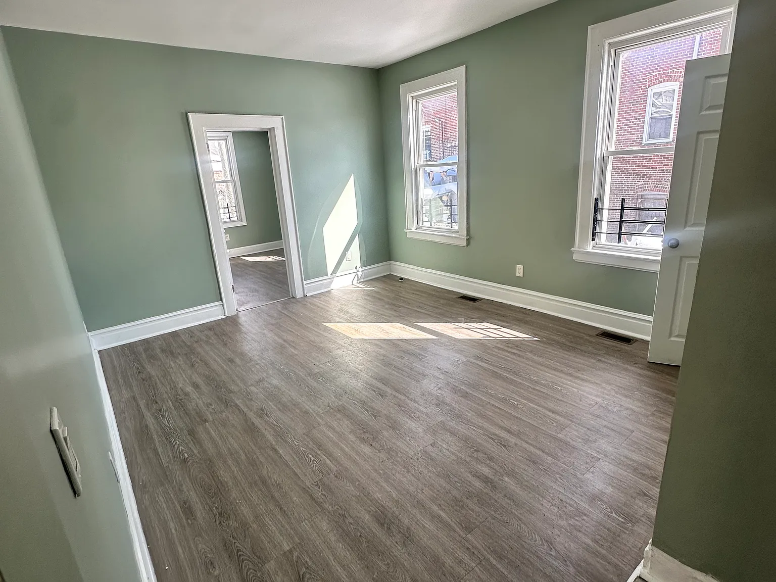 3 bed, $2,050 — Photo 2