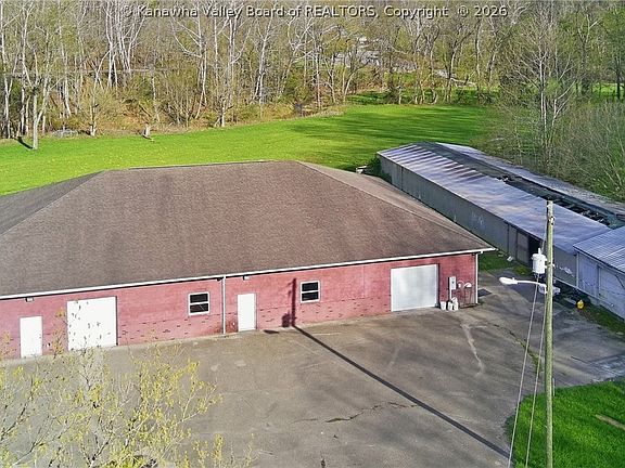3rd image of 589 Adkins Branch Rd
