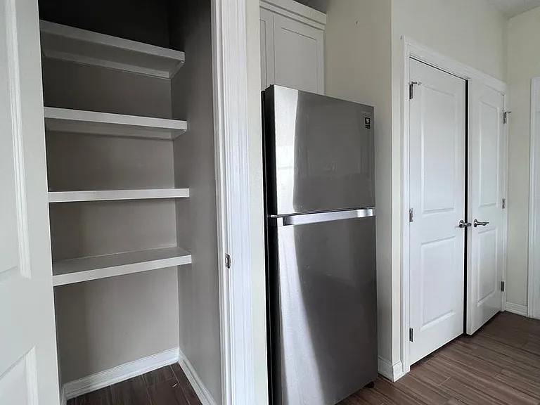 1025 N Clarence Ave #A — Photo 7