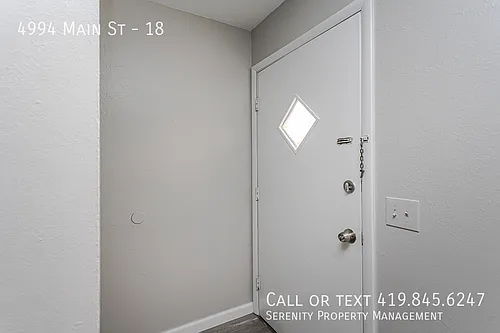 4994 Main St Photo 1
