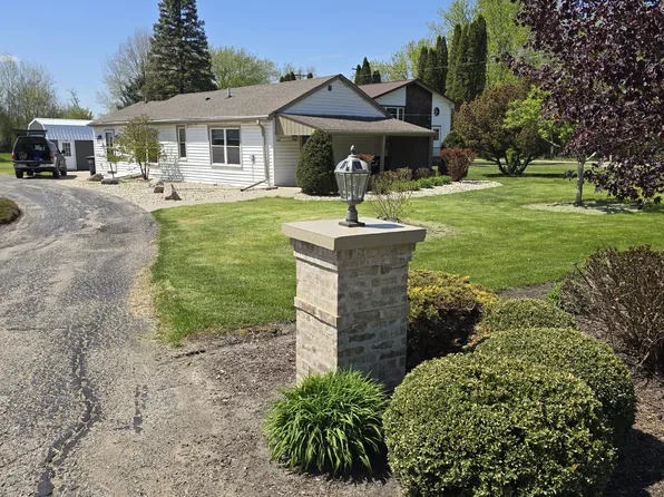8236 E Wind Lake Rd, Wind Lake, WI 53185