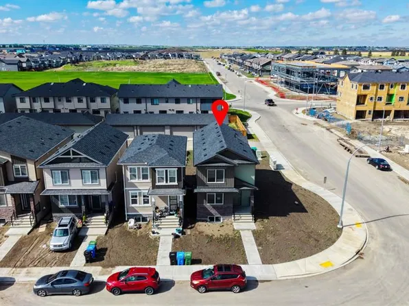 160 S Belvedere Park SE, Calgary, AB T2A 0M3