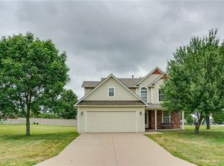 901 Peach Ct, Eudora, KS 66025
